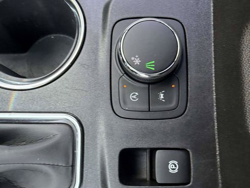 Certified 2023 Chevrolet Traverse LT FWD image 21