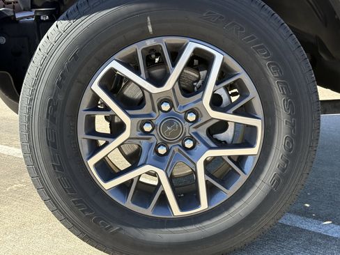 Used 2025 Jeep Wrangler Sahara image 12