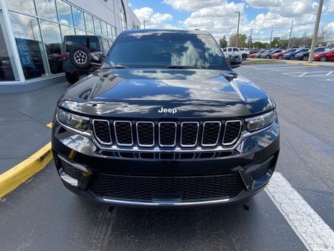 Used 2025 Jeep Grand Cherokee Laredo X w/ Luxury Tech Group I image 3