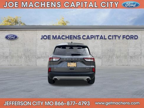 Certified 2022 Ford Escape SE image 9