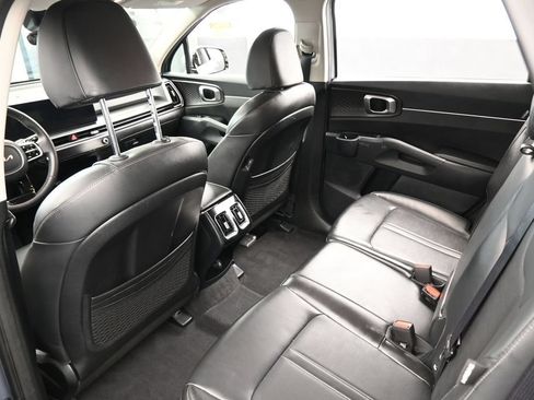 Used 2025 Kia Sorento S FWD image 36