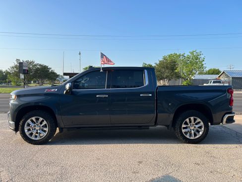 Used 2022 Chevrolet Silverado 1500 LTZ AWD/4WD image 4