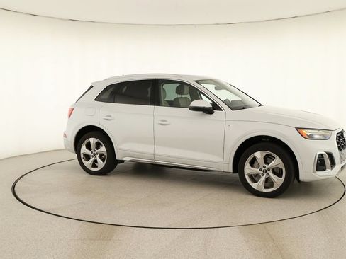 Certified 2023 Audi Q5 2.0T Premium Plus w/ Premium Plus Package AWD/4WD image 9