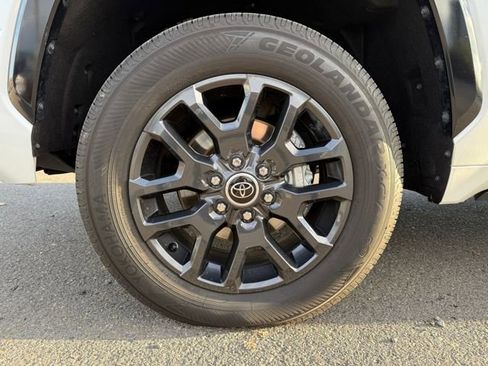 Used 2022 Toyota Tundra Platinum image 30