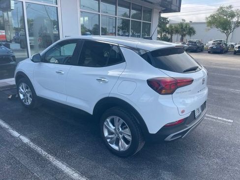 Used 2024 Buick Encore GX Preferred FWD image 2