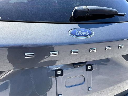Used 2022 Ford Escape SE w/ SE Sport Appearance Package FWD image 37