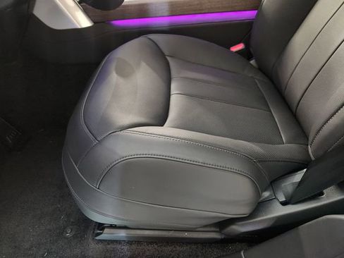 New 2025 Land Rover Range Rover Long Wheelbase SE image 22