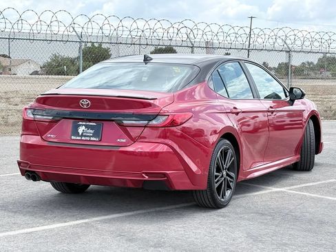 Used 2025 Toyota Camry XSE FWD image 5