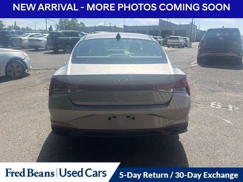Used 2023 Hyundai Elantra SEL w/ Convenience Package FWD image 7