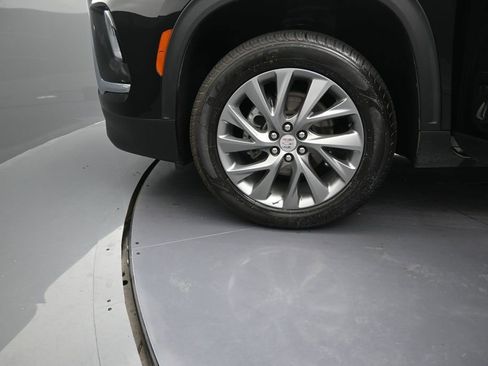 Used 2025 Buick Enclave Preferred w/ Power Package FWD image 13