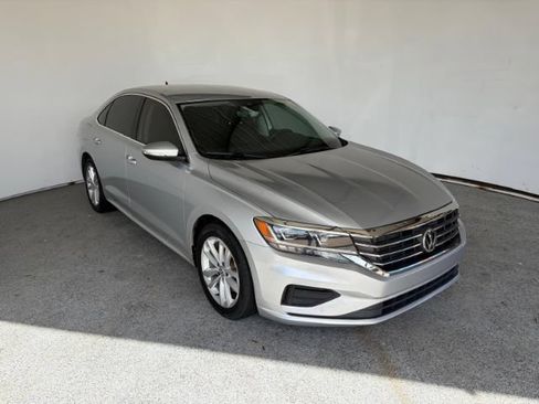 Used 2020 Volkswagen Passat 2.0T SE FWD image 2