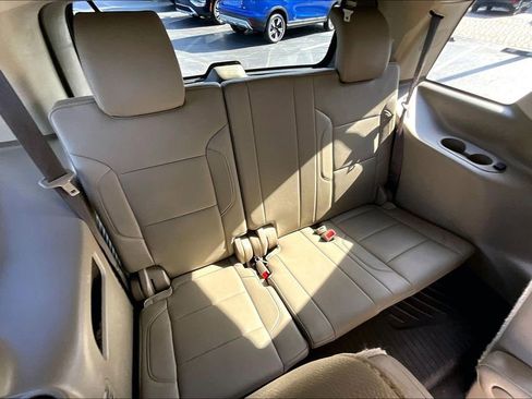 Used 2017 GMC Yukon SLT image 26