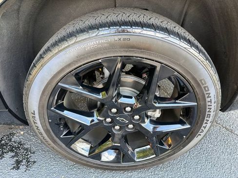Used 2024 Chevrolet Traverse RS FWD image 20