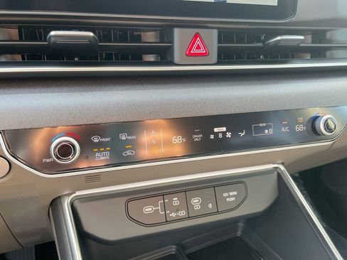 New 2026 Kia Carnival EX image 44