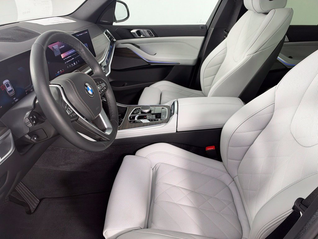 Certified 2026 BMW X5 xDrive40i w/ Premium Package AWD/4WD image 12
