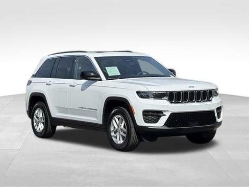 Used 2025 Jeep Grand Cherokee Laredo X w/ Luxury Tech Group I AWD/4WD image 1