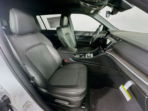 New 2026 Jeep Grand Cherokee L 4WD image 38