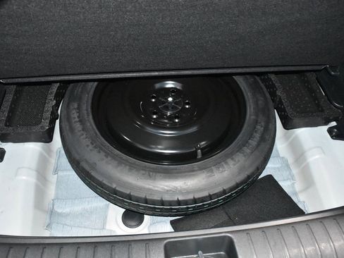 Used 2023 Kia Sportage SX image 32