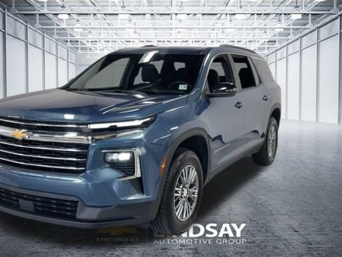 Used 2025 Chevrolet Traverse LT AWD/4WD image 5