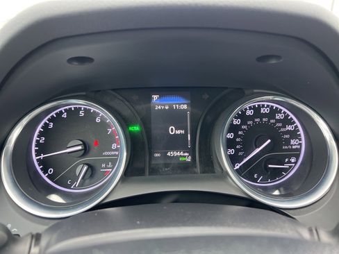 Used 2020 Toyota Camry LE image 11