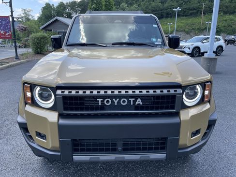 Used 2024 Toyota Land Cruiser image 5