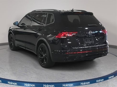 Used 2024 Volkswagen Tiguan SE R-Line image 8