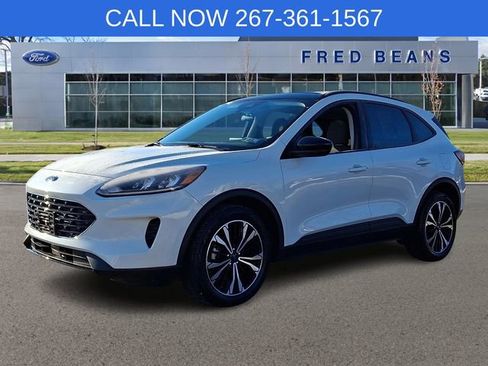 Certified 2022 Ford Escape SE w/ SE Sport Appearance Package image 5