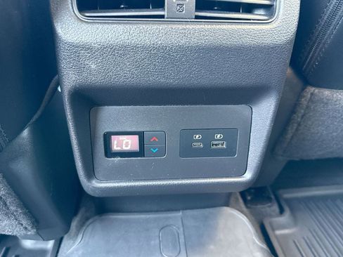 Used 2023 Nissan Rogue SL w/ SL Premium Package image 24