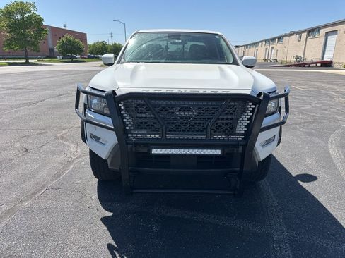 Used 2023 Nissan Frontier SV w/ SV Convenience Package image 2