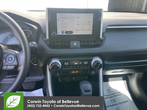 Used 2025 Toyota RAV4 XLE image 17