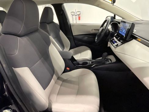 Used 2022 Toyota Corolla LE w/ Carpet Mat Package (TMS) image 24