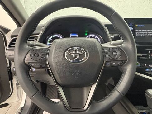 Used 2022 Toyota Camry SE FWD image 19