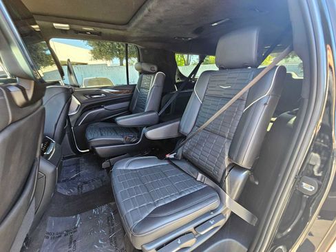 Certified 2024 Cadillac Escalade ESV Premium Luxury Platinum AWD/4WD image 19