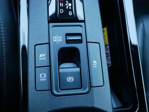 Used 2024 Toyota Prius XLE image 29