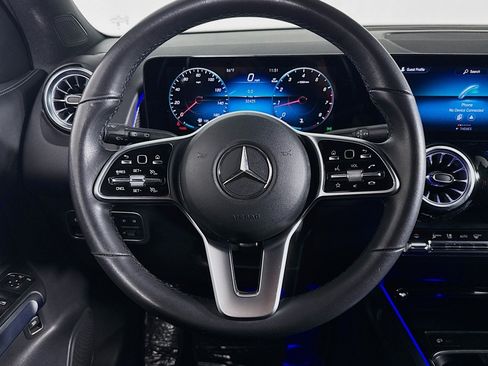 Used 2023 Mercedes-Benz GLB 250 4MATIC image 17