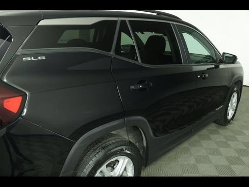 Used 2023 GMC Terrain SLE w/ Driver Convenience Package AWD/4WD image 17
