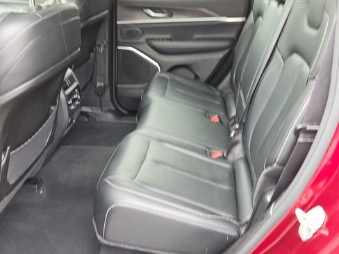 Used 2024 Jeep Grand Cherokee Limited 4xe AWD/4WD image 11