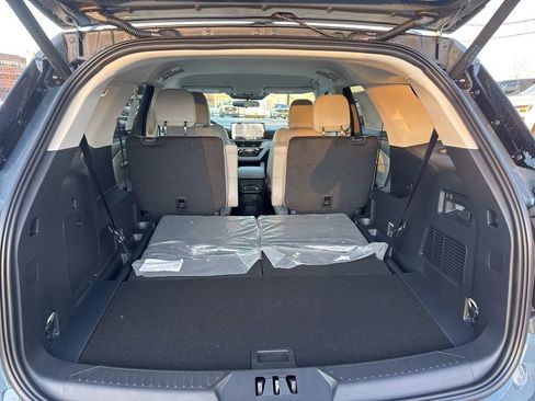New 2026 Ford Explorer Active w/ Active Comfort Package AWD/4WD image 38