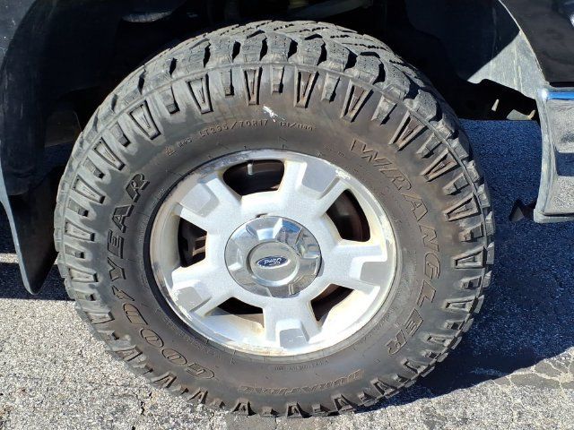 Used 2013 Ford F150 XLT w/ Mid Equipment Group AWD/4WD image 12