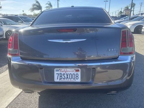 Used 2014 Chrysler 300 C image 3