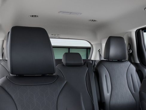 New 2026 Kia Carnival FWD image 28
