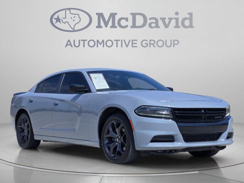 Used 2020 Dodge Charger SXT w/ Blacktop Package RWD image 7