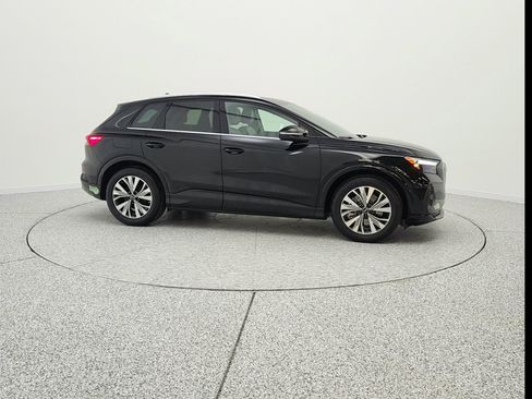 Used 2023 Audi Q4 e-tron Premium w/ Convenience Package image 4