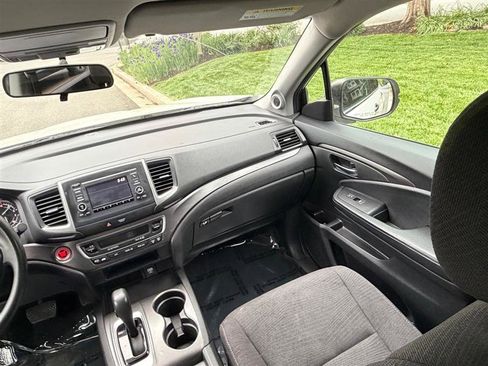 Used 2018 Honda Pilot LX image 27