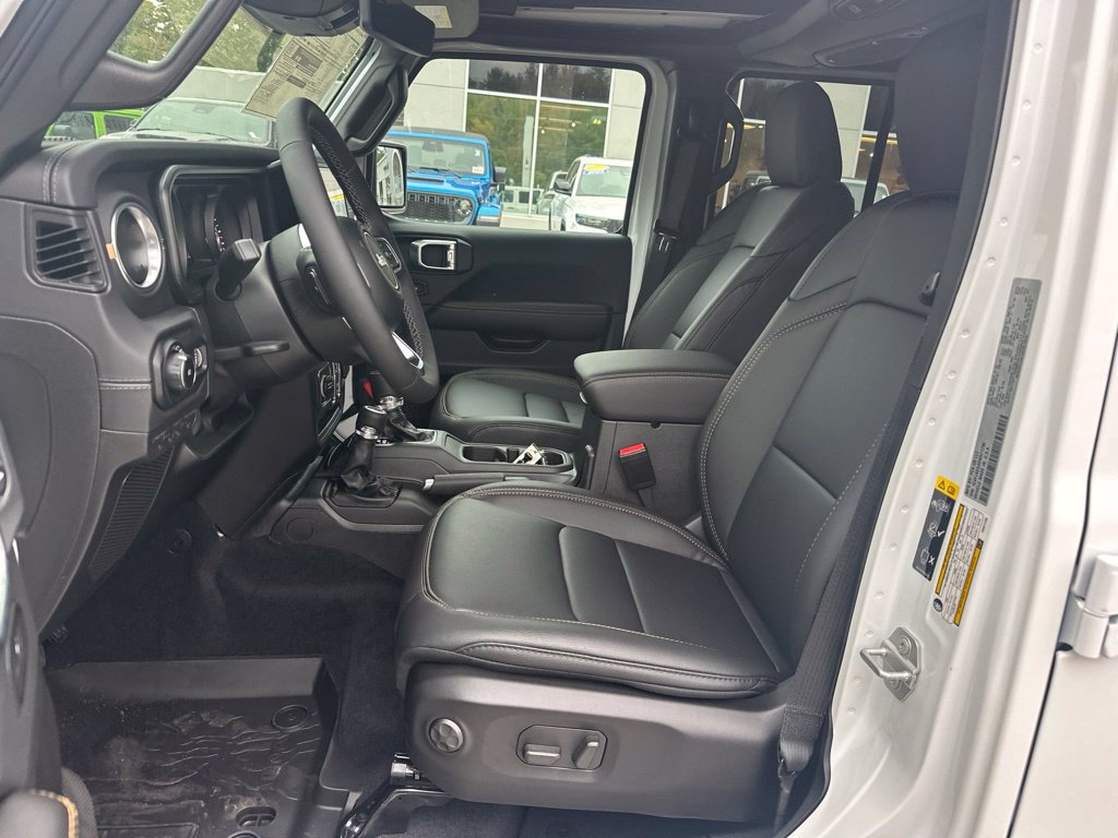 New 2027 Jeep Wrangler Unlimited Sahara AWD/4WD image 10