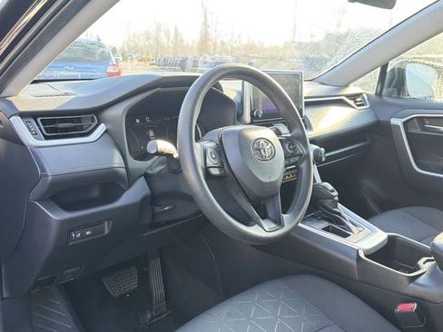 Used 2024 Toyota RAV4 XLE image 10
