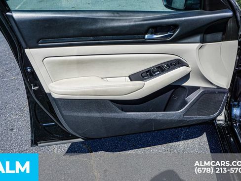 Used 2025 Nissan Altima 2.5 SV FWD image 43