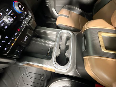 Used 2020 Chevrolet Silverado 1500 High Country w/ Technology Package AWD/4WD image 25