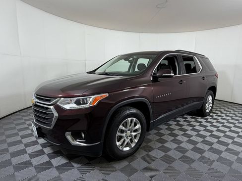 Used 2020 Chevrolet Traverse LT FWD image 2