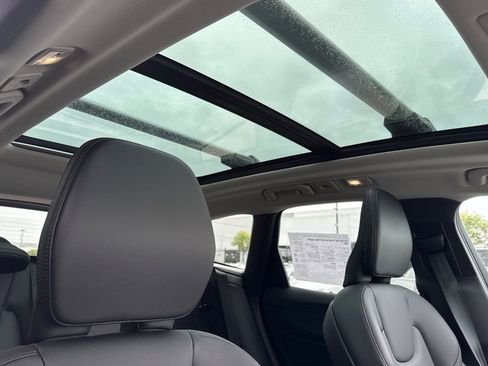 Used 2025 Volvo XC60 B5 Core w/ Protection Package Premier image 18